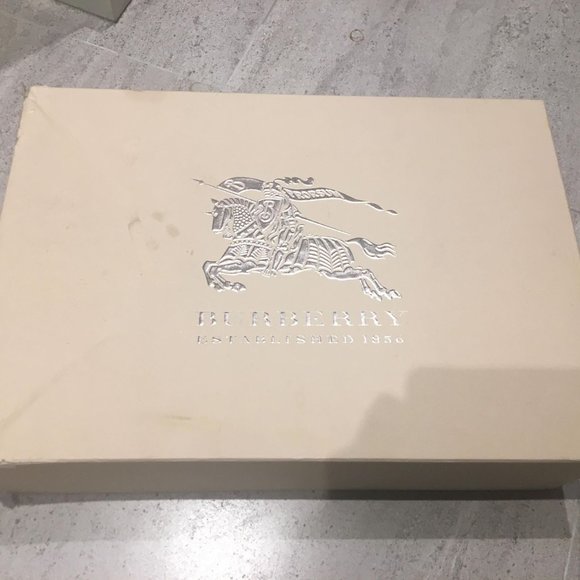 Authentic Burberry Rain boots - Picture 2 of 8